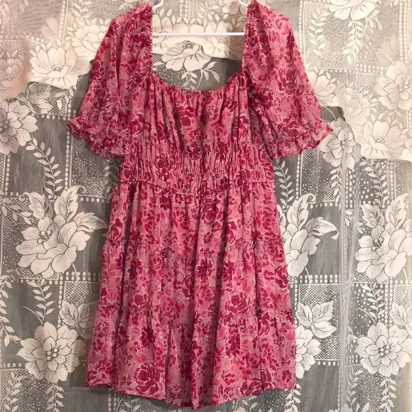 Short Pink Floral Ruffle Tier Dress Pink Floral / Large